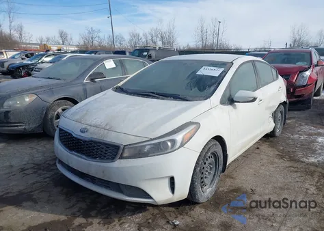 2018 Kia Forte Lx z USA, uszkodzony, nr VIN 3KPFK4A74JE244721
